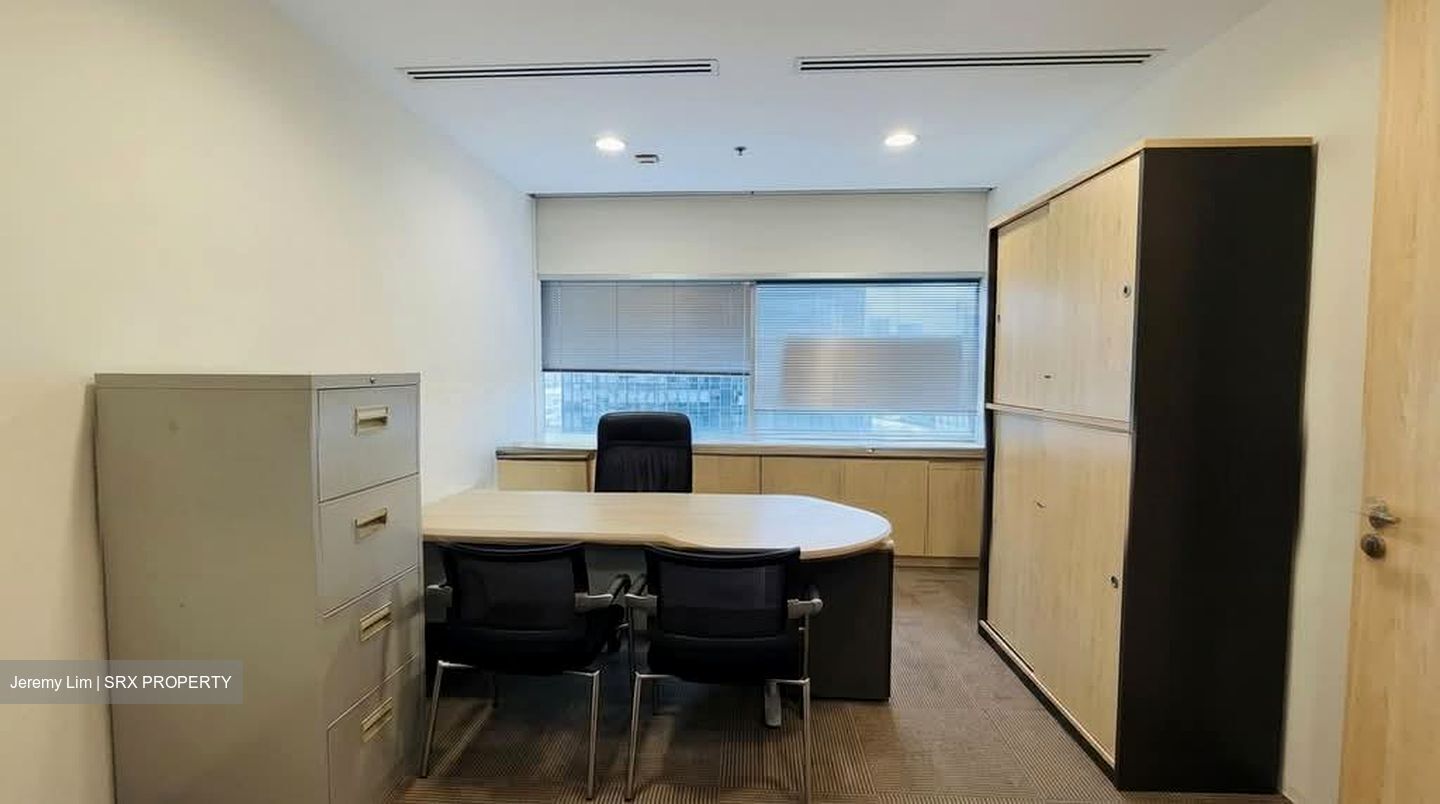 Gateway West (D7), Office #556753321